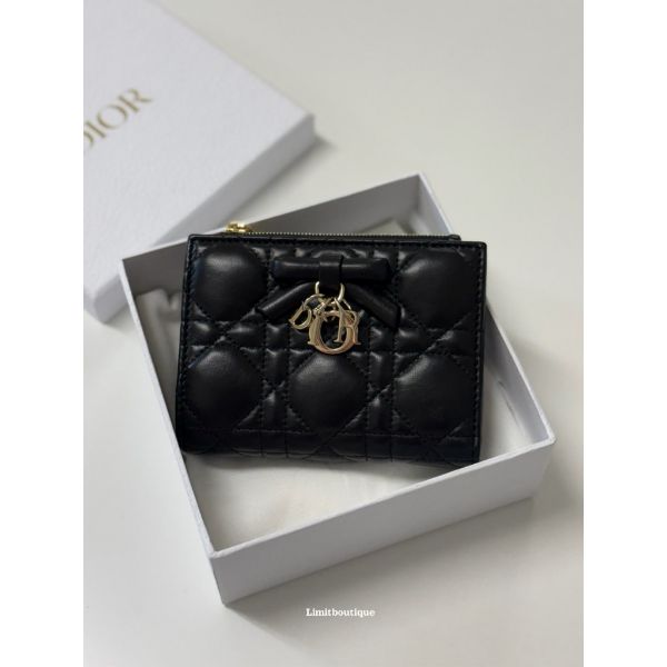 Dior 經典小羊皮 蝴蝶結 搭配 金屬吊飾 限量 黑色 短夾 錢包