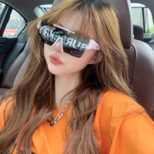 巴寶莉Burberry字母印花太陽眼鏡 巴寶莉嘻哈墨鏡護目鏡 男女款太陽眼鏡 酷炫墨鏡 旅行街拍凹造型 出行必備時尚單品