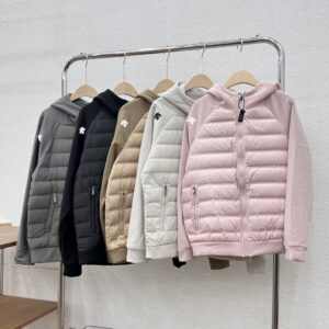 𝗗𝗲𝘀𝗰𝗲𝗻𝘁𝘀 迪桑特拼接袖連帽羽絨服 新款輕薄拼接羽絨服 男女同款防風厚實羽絨服 連帽外套