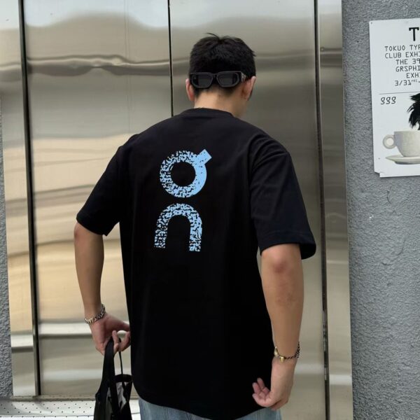 on昂跑短袖 胸口立體字母後背大logo印花短袖 純棉圓領套頭短袖T恤衫